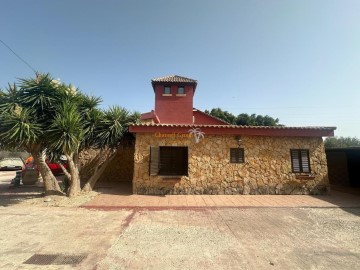 House 4 Bedrooms in Zona norte