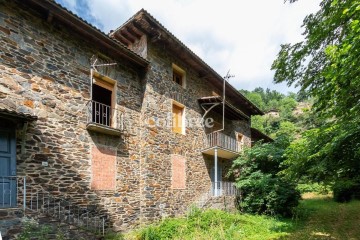 House 5 Bedrooms in Vilallonga de Ter