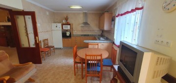 House 6 Bedrooms in Ayora