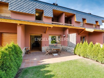 House 4 Bedrooms in Prats