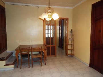 House 5 Bedrooms in Ayora