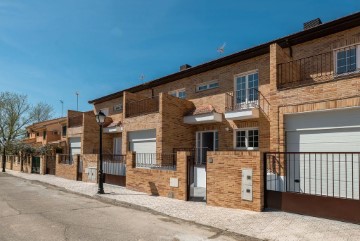 Casa o chalet 4 Habitaciones en Ugena