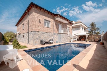 Casa o chalet 7 Habitaciones en El Carrer de Dalt-Pineda (La)-Pla de l'Alzina