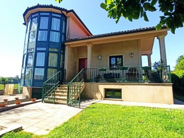 Casa o chalet 4 Habitaciones en Os Anxeles (Santa María)