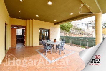 House 4 Bedrooms in El Faro