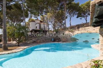 House 4 Bedrooms in La Presa - Collado - La Malla