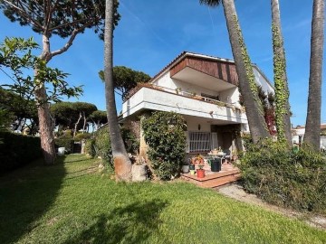 House 6 Bedrooms in Gran Via del Mar-Zona Universitaria