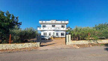 House 8 Bedrooms in Onda