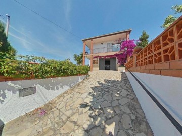 House 3 Bedrooms in Masllorenç