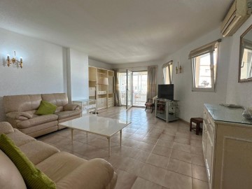 Apartment 3 Bedrooms in Casco Urbano