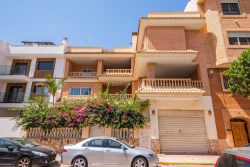 House 5 Bedrooms in Mutxamel Centro