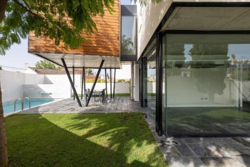 House 4 Bedrooms in Huétor Vega