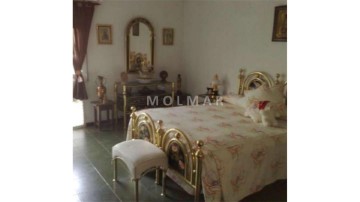 Apartment 4 Bedrooms in Meliana