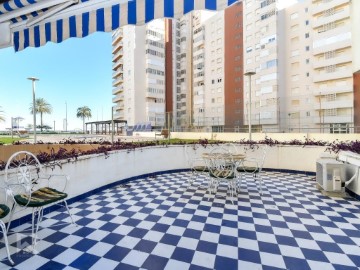 Apartment 4 Bedrooms in Playa de Gandia