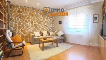 House 4 Bedrooms in Torrelameu