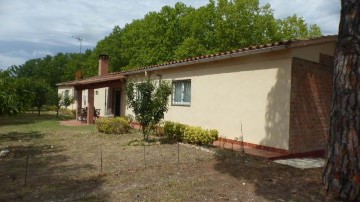 House 4 Bedrooms in Montserrat Park