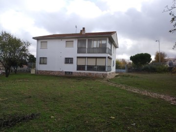 Maison 6 Chambres à Montehermoso