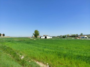 Terreno em Adanero