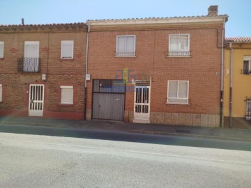 Casa o chalet 4 Habitaciones en Villaobispo de las Regueras