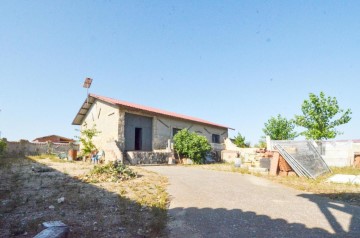 Industrial building / warehouse in Calvarrasa de Arriba