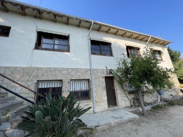 Maison 5 Chambres à Teià