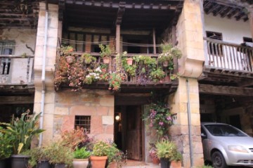 House 4 Bedrooms in Treceño