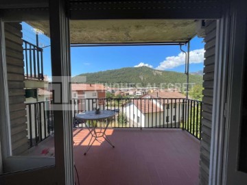 Apartment 4 Bedrooms in Puigmanyons