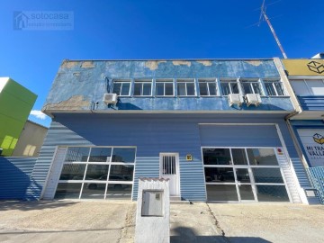 Bâtiment industriel / entrepôt à Arcas Reales - Pinar del Jalón