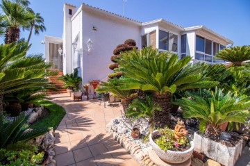 House 4 Bedrooms in Canet d'en Berenguer