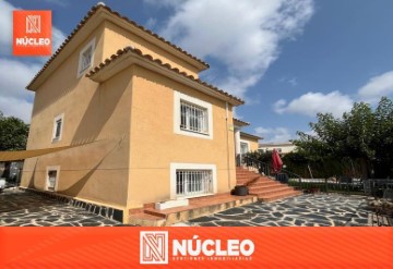 House 5 Bedrooms in Urbanización Sierra Marina