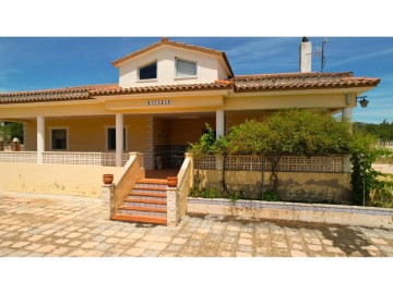 House 4 Bedrooms in els Campellos