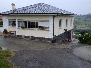 Maison 3 Chambres à Gornazo