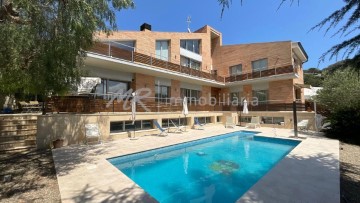 House 5 Bedrooms in Vallromanes