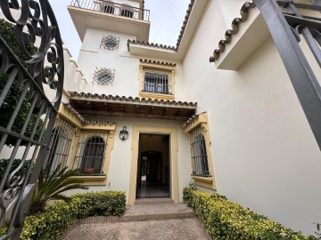 House 6 Bedrooms in Gines