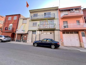 House 4 Bedrooms in Albesa