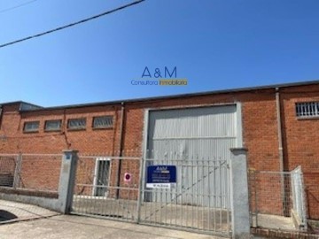 Industrial building / warehouse in Arcas Reales - Pinar del Jalón