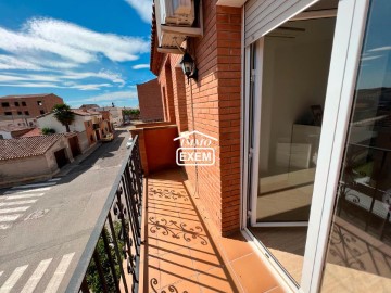 House 4 Bedrooms in Artesa de Lleida