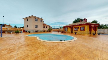 House 4 Bedrooms in Cañada del Fenollar