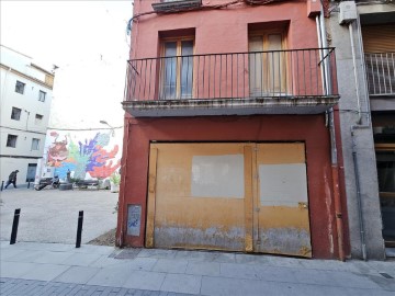 Edificio en Sant Cristòfol Les Fonts