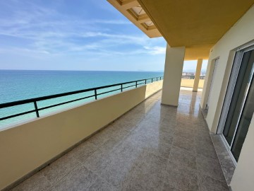 Apartment 3 Bedrooms in Playa