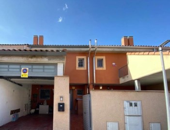 House 4 Bedrooms in Trascastillo