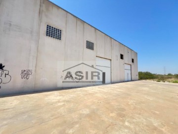 Industrial building / warehouse in Casc Urbà