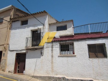 House 4 Bedrooms in Aguarón