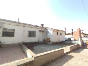 House 2 Bedrooms in Escatrón