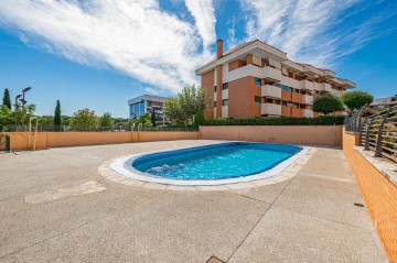 Piso 5 Habitaciones en Zona Monte el Pilar