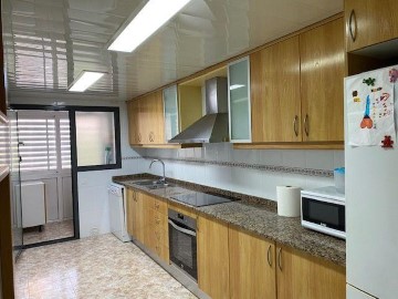 Apartment 3 Bedrooms in Nucli Urbà