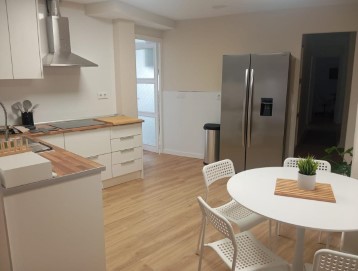 Apartamento 4 Quartos em Zona Campus Universitario