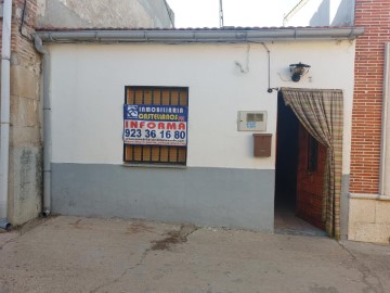 House 4 Bedrooms in Cañizal