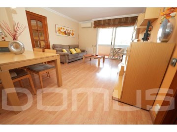 Apartment 4 Bedrooms in Sant Vicenç dels Horts