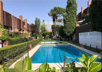 House 4 Bedrooms in El Burgo